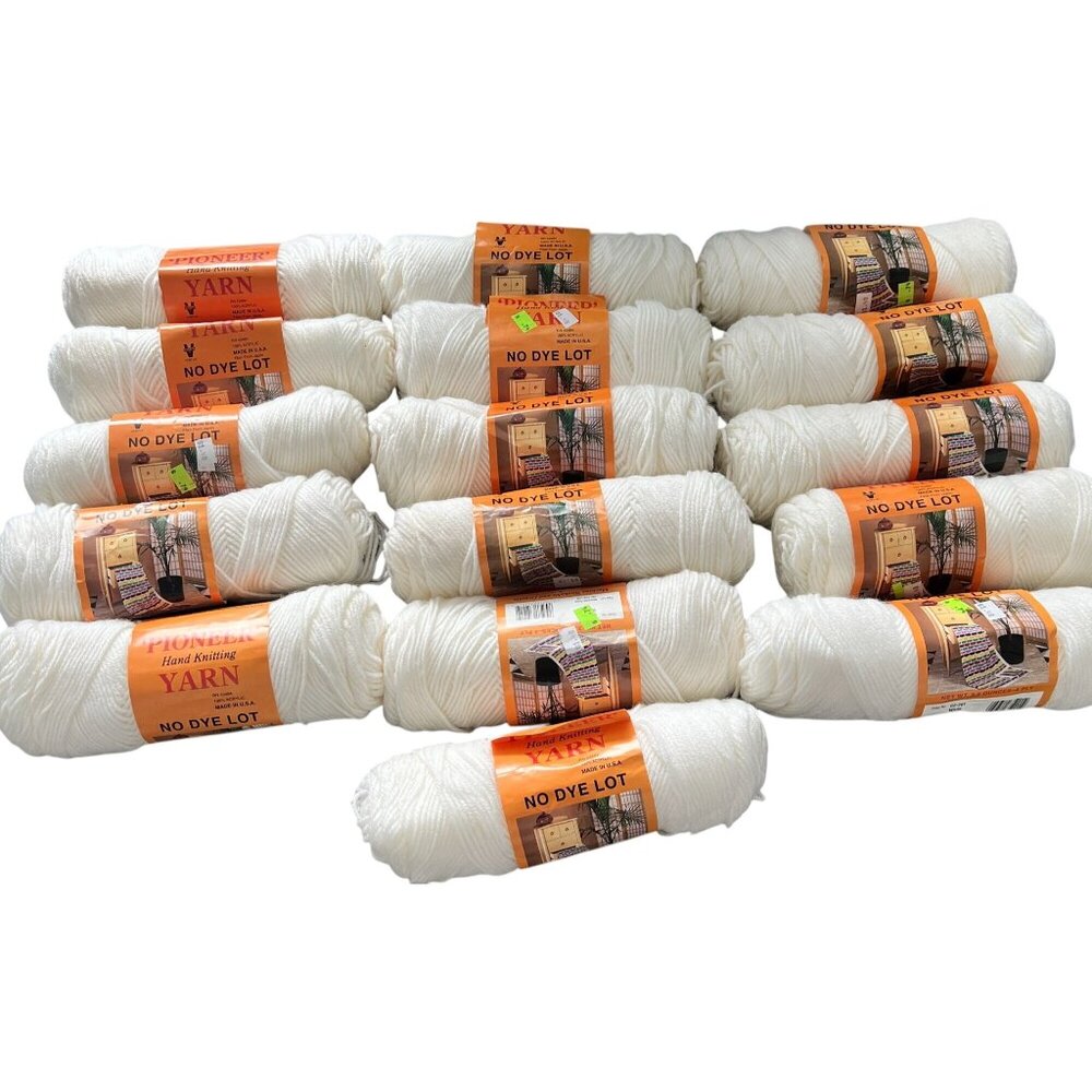 Vintage Pioneer Hand Knitting Yarn No Dye 100% Acrylic 4 Ply White Lot Of 16 NOS